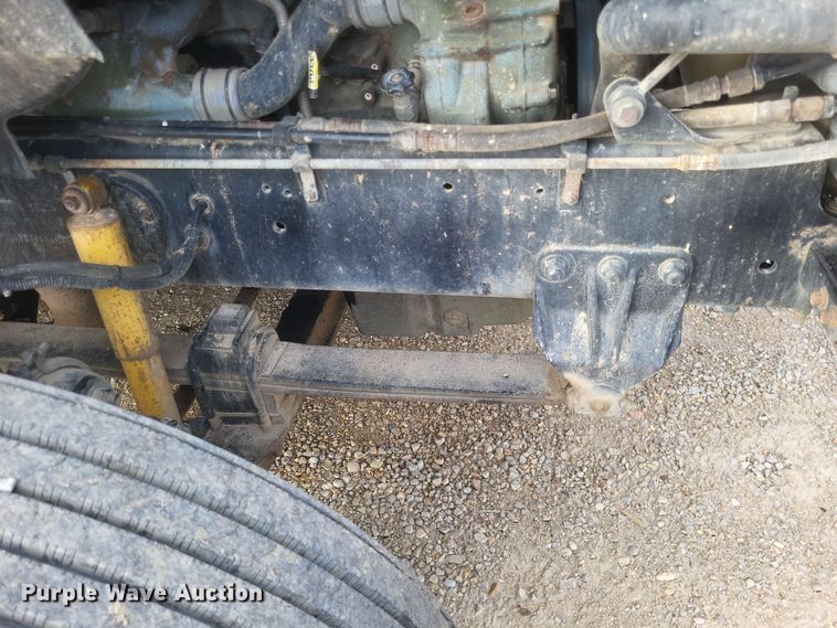 image for item DO4722 2001 Sterling  semi truck