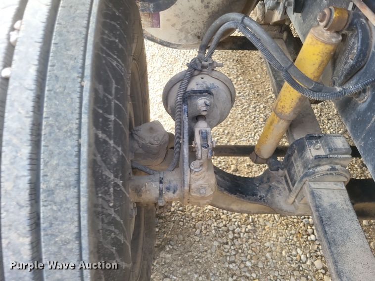 image for item DO4722 2001 Sterling  semi truck