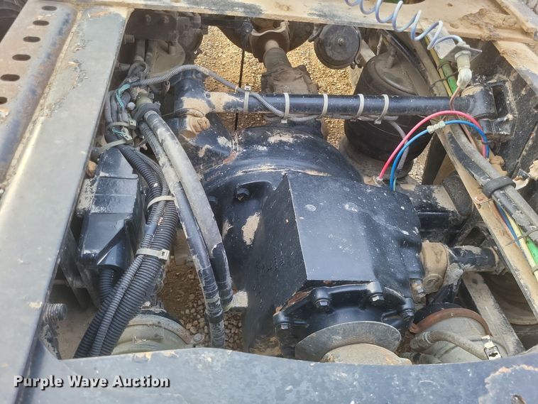 image for item DO4722 2001 Sterling  semi truck