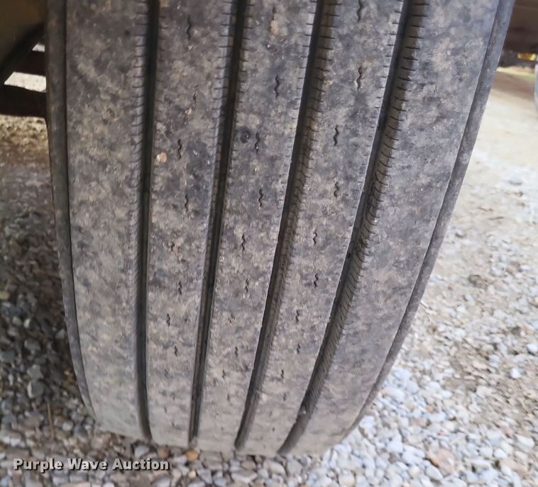 image for item DO4722 2001 Sterling  semi truck