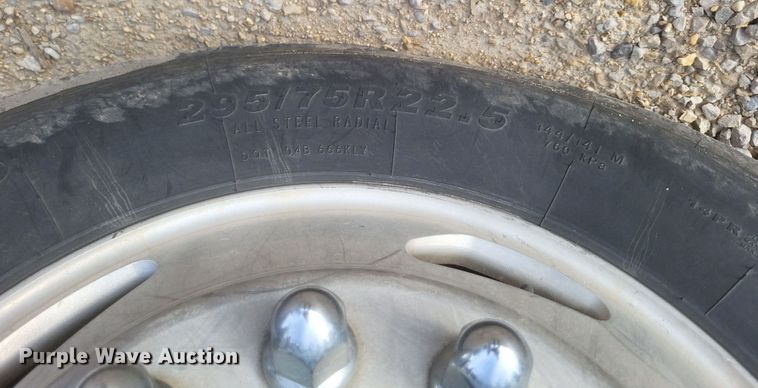 image for item DO4722 2001 Sterling  semi truck