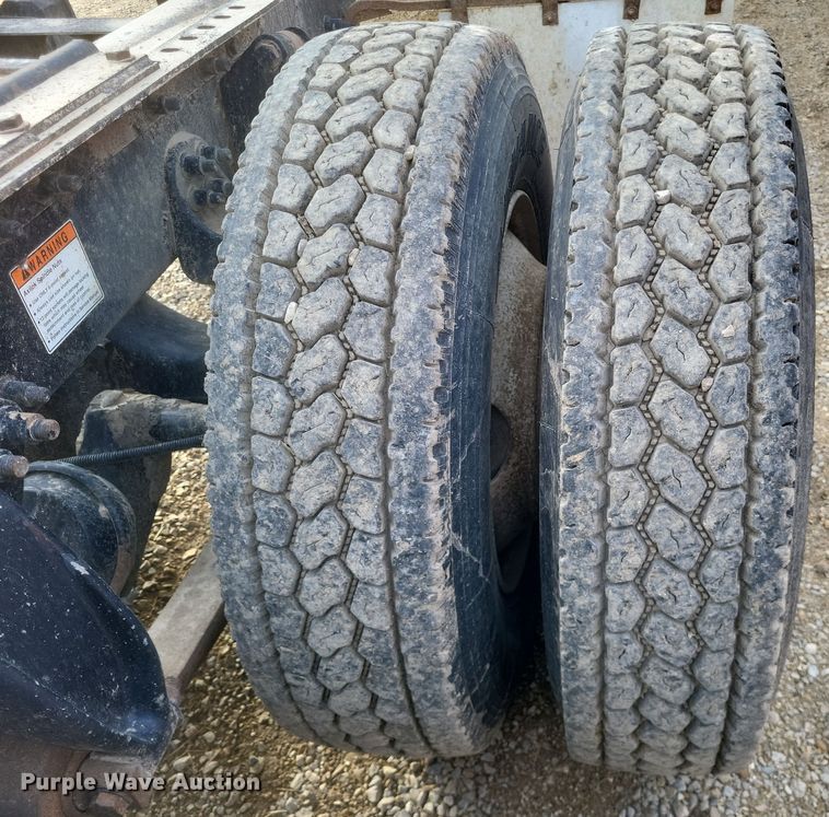 image for item DO4722 2001 Sterling  semi truck