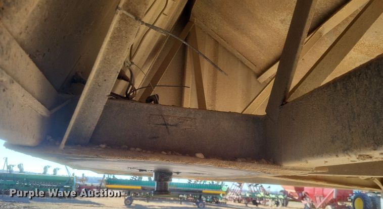 image for item DO4723 2010 Neville  grain trailer