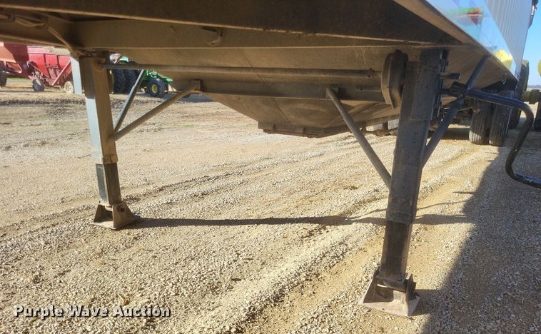 image for item DO4723 2010 Neville  grain trailer