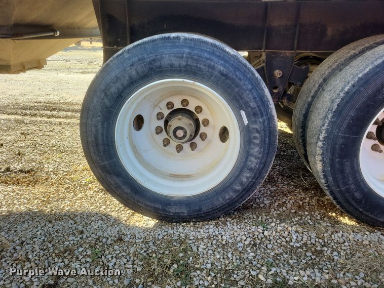 image for item DO4723 2010 Neville  grain trailer