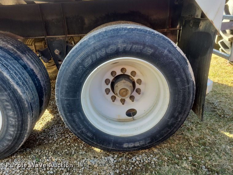 image for item DO4723 2010 Neville  grain trailer