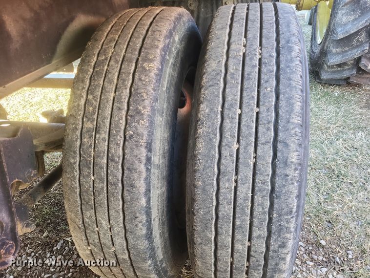 image for item DO4723 2010 Neville  grain trailer