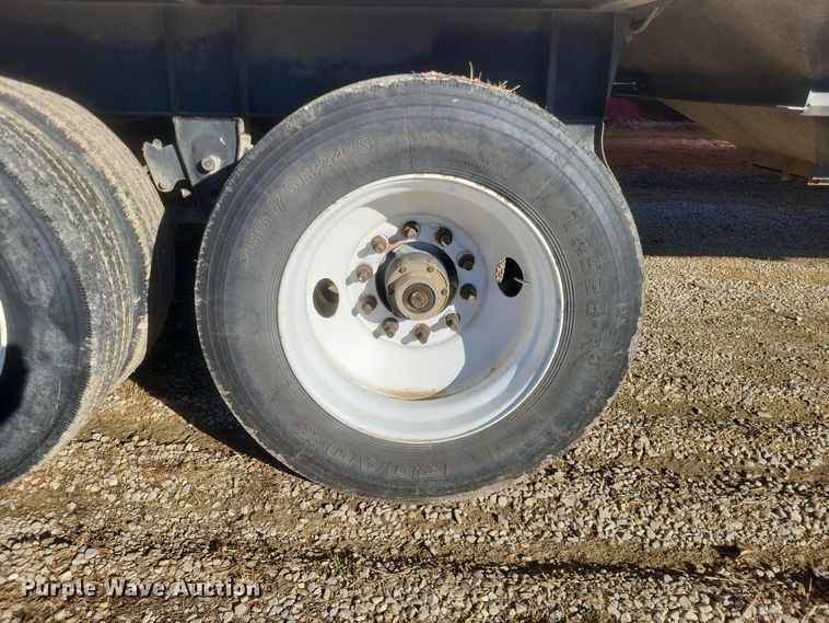 image for item DO4723 2010 Neville  grain trailer