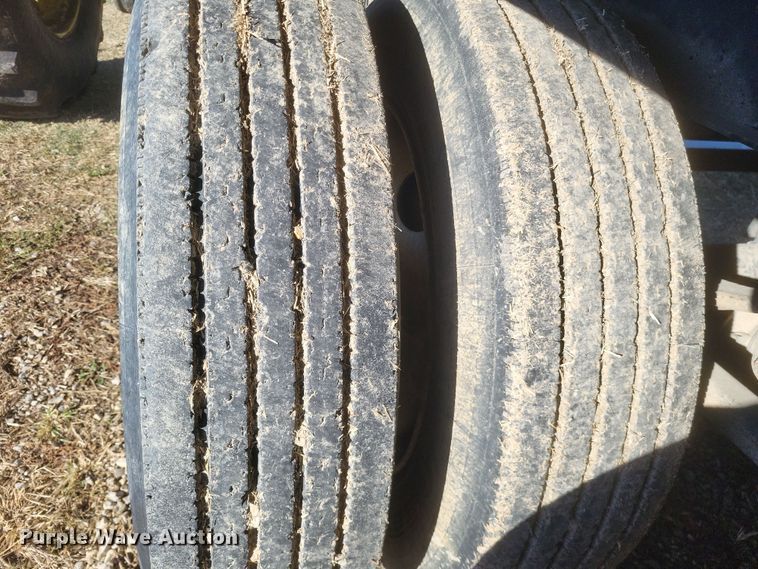 image for item DO4723 2010 Neville  grain trailer