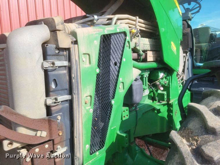 image for item DO4724 2010 John Deere 8245R  MFWD tractor