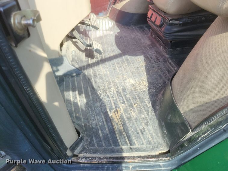 image for item DO4724 2010 John Deere 8245R  MFWD tractor