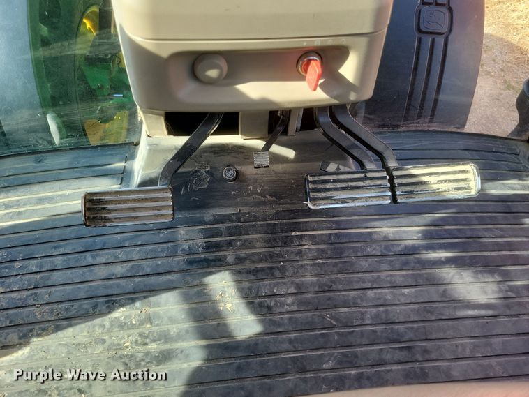 image for item DO4724 2010 John Deere 8245R  MFWD tractor