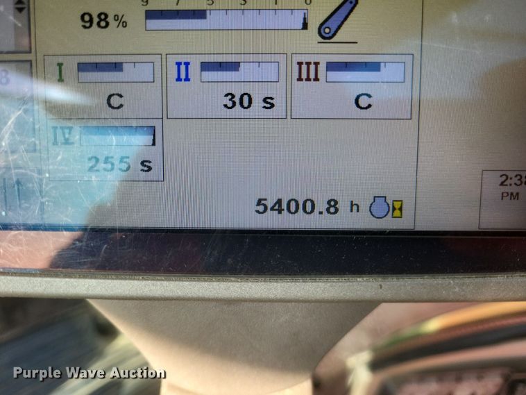 image for item DO4724 2010 John Deere 8245R  MFWD tractor