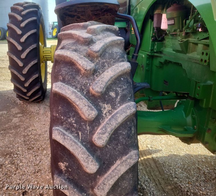 image for item DO4724 2010 John Deere 8245R  MFWD tractor