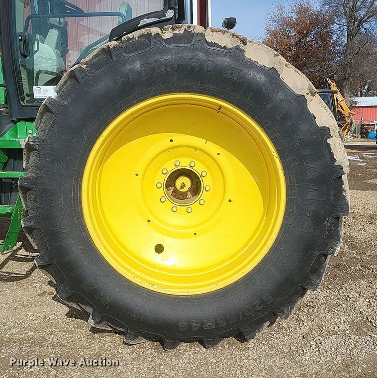 image for item DO4724 2010 John Deere 8245R  MFWD tractor