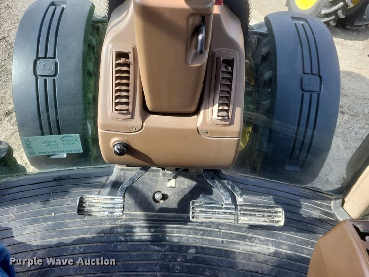 image for item DO4725 2008 John Deere 8230  MFWD tractor