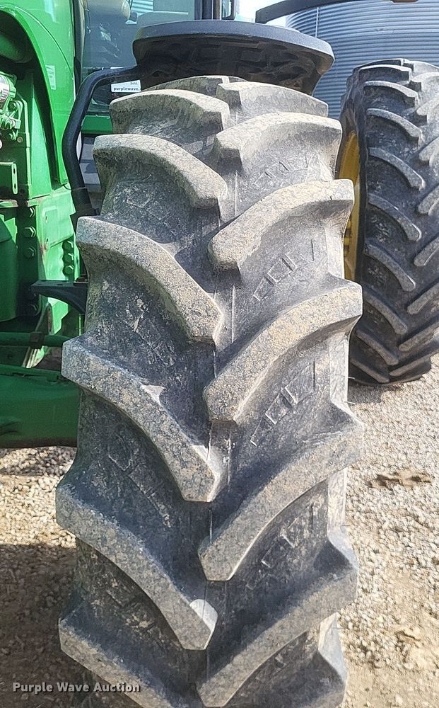 image for item DO4725 2008 John Deere 8230  MFWD tractor