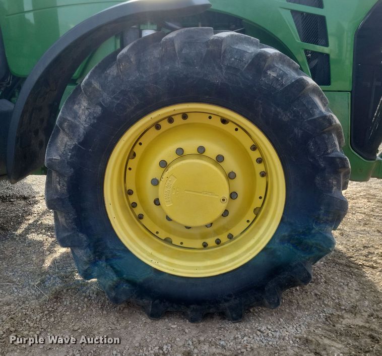 image for item DO4725 2008 John Deere 8230  MFWD tractor