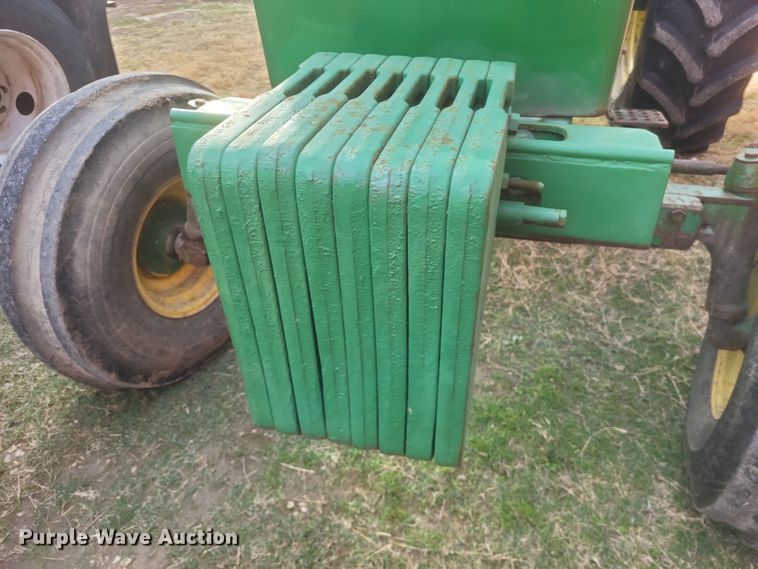 image for item DO4726 1982 John Deere 4440  tractor