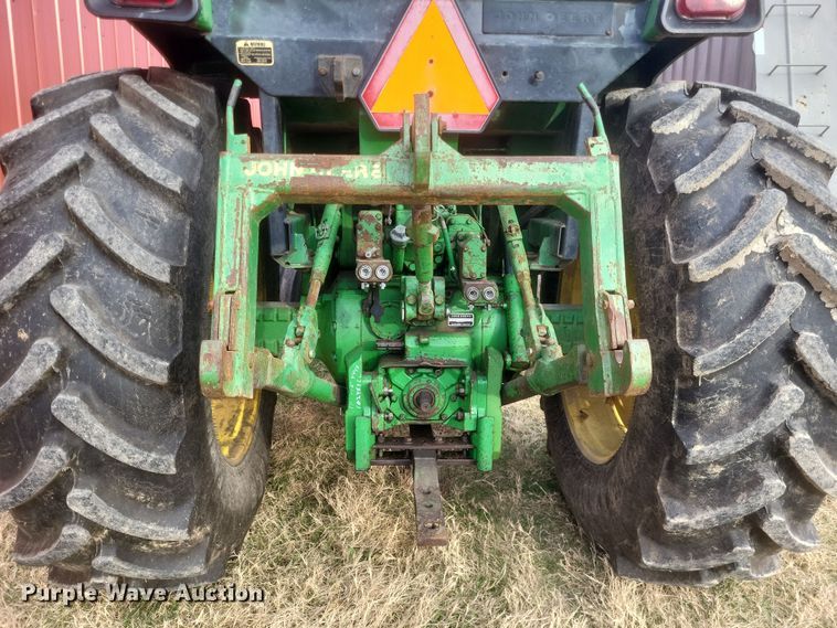 image for item DO4726 1982 John Deere 4440  tractor