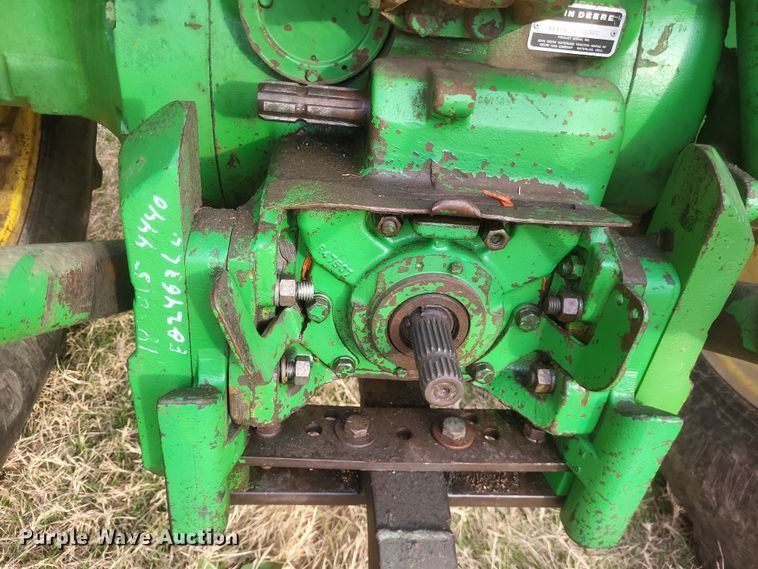 image for item DO4726 1982 John Deere 4440  tractor