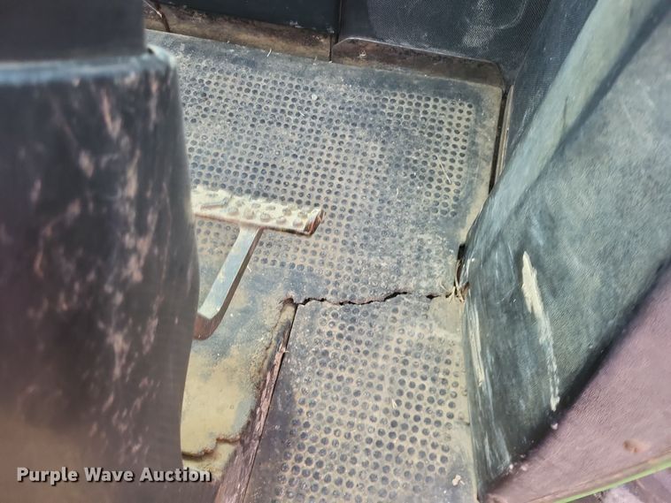 image for item DO4726 1982 John Deere 4440  tractor