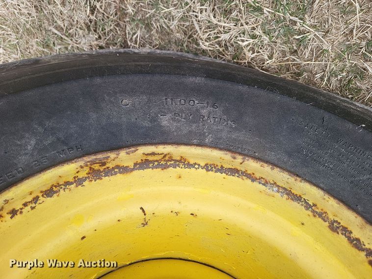 image for item DO4726 1982 John Deere 4440  tractor