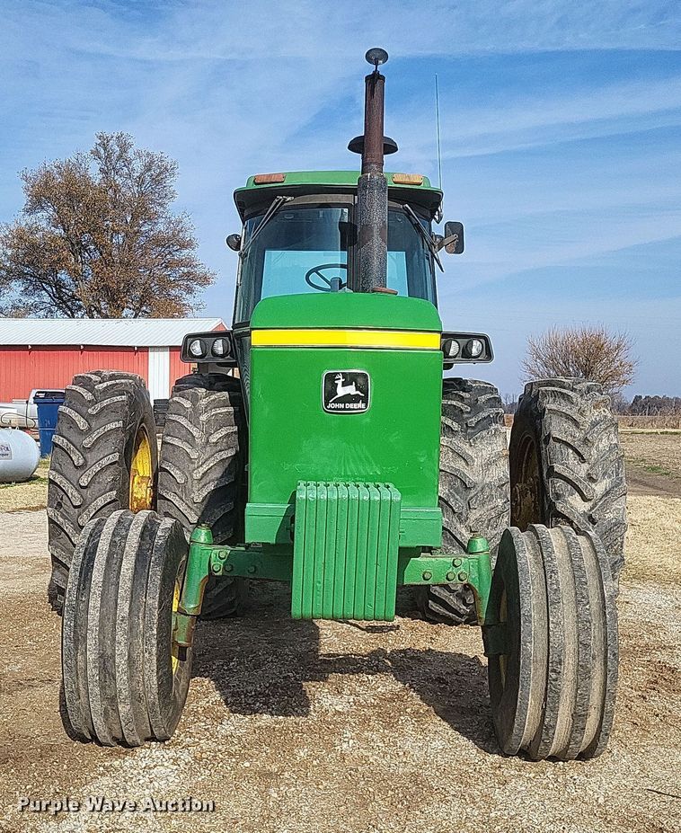 image for item DO4727 1981 John Deere 4840  tractor