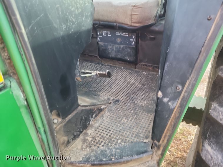 image for item DO4727 1981 John Deere 4840  tractor