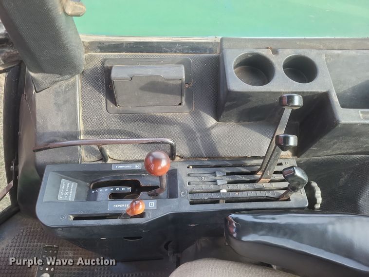 image for item DO4727 1981 John Deere 4840  tractor