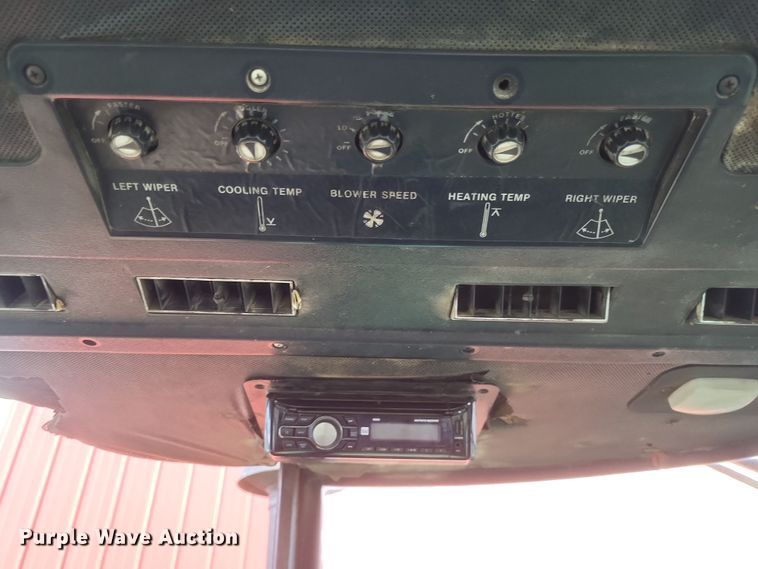 image for item DO4727 1981 John Deere 4840  tractor