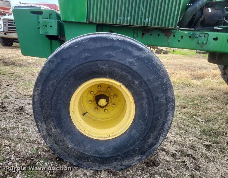 image for item DO4727 1981 John Deere 4840  tractor