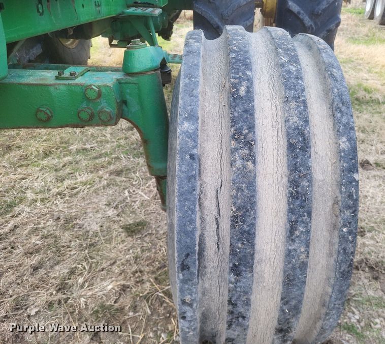 image for item DO4727 1981 John Deere 4840  tractor