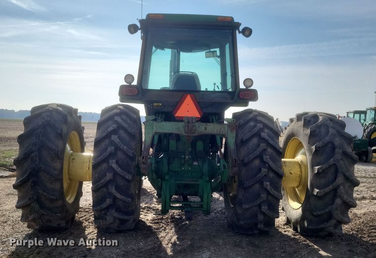 image for item DO4728 1990 John Deere 4755  tractor