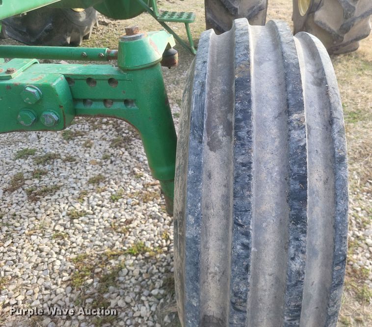 image for item DO4728 1990 John Deere 4755  tractor