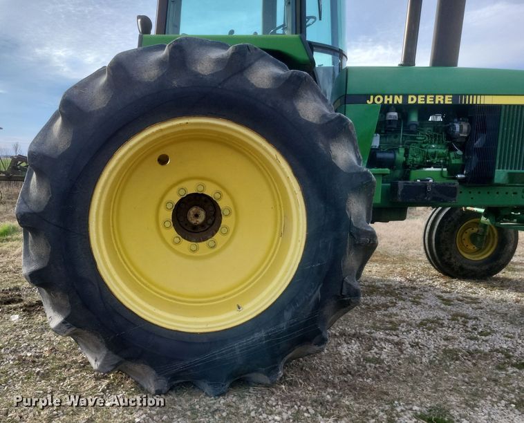 image for item DO4728 1990 John Deere 4755  tractor