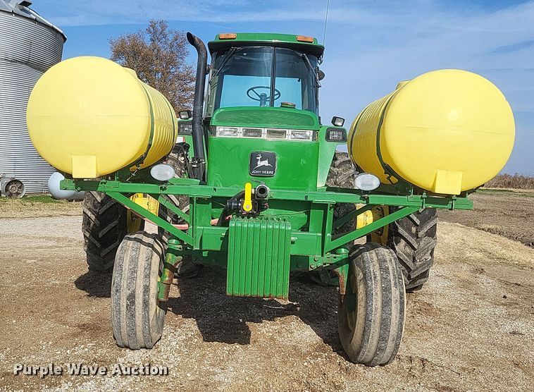 image for item DO4729 1993 John Deere 4560  tractor
