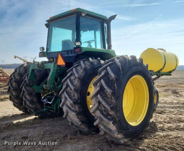 image for item DO4729 1993 John Deere 4560  tractor