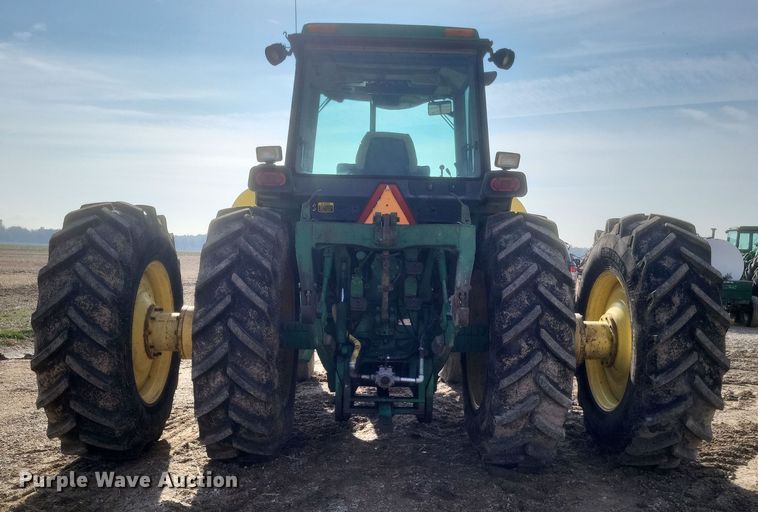 image for item DO4729 1993 John Deere 4560  tractor