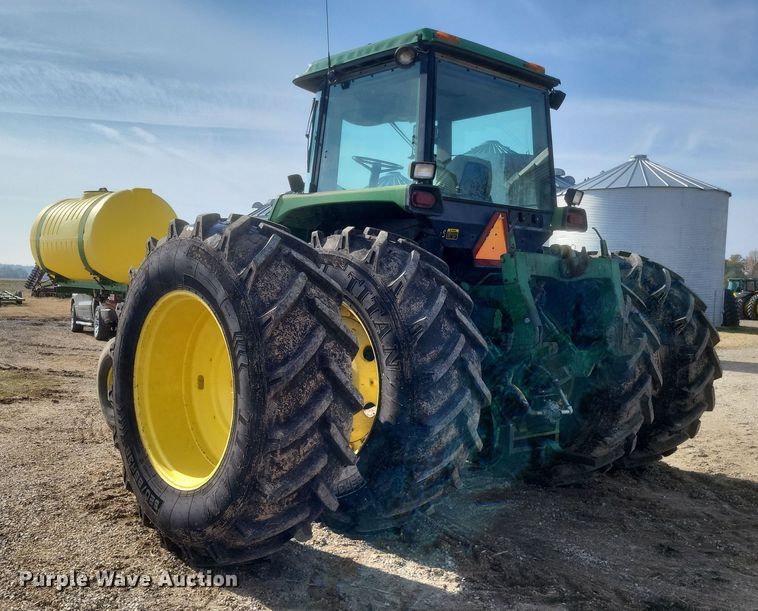 image for item DO4729 1993 John Deere 4560  tractor