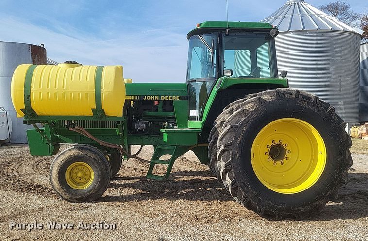 image for item DO4729 1993 John Deere 4560  tractor