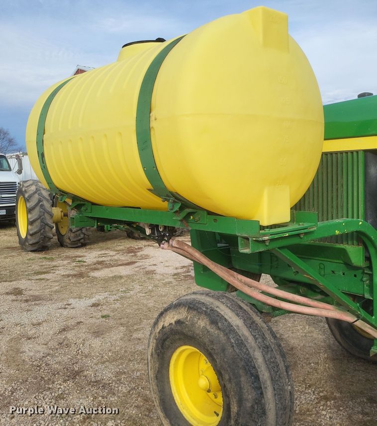 image for item DO4729 1993 John Deere 4560  tractor