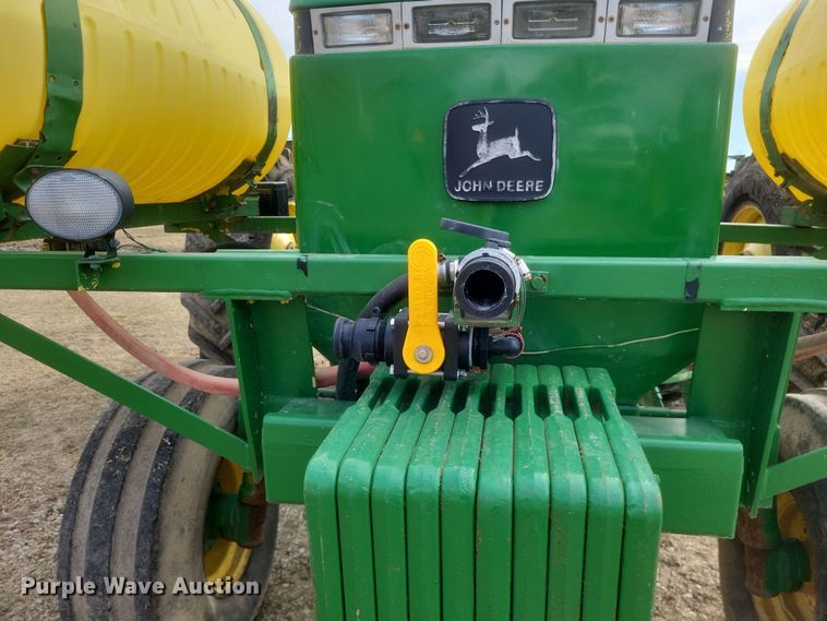 image for item DO4729 1993 John Deere 4560  tractor