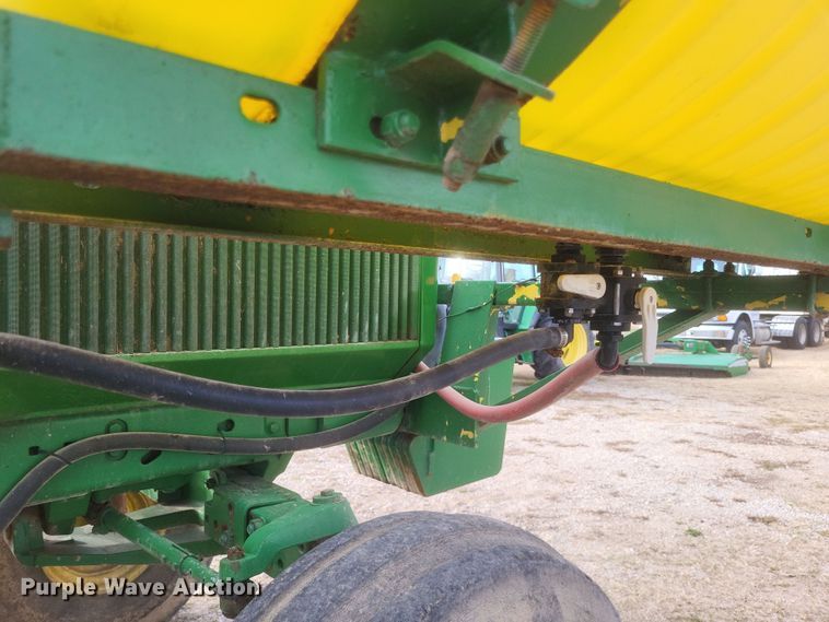 image for item DO4729 1993 John Deere 4560  tractor