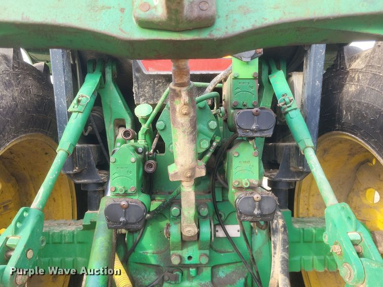 image for item DO4729 1993 John Deere 4560  tractor