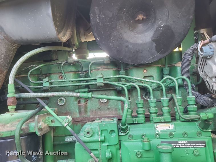 image for item DO4729 1993 John Deere 4560  tractor