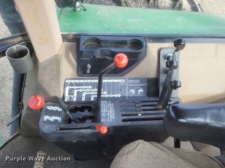 image for item DO4729 1993 John Deere 4560  tractor