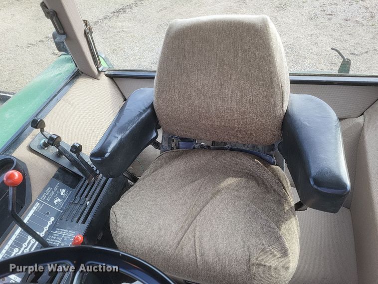 image for item DO4729 1993 John Deere 4560  tractor