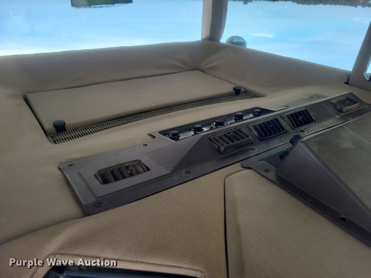 image for item DO4729 1993 John Deere 4560  tractor