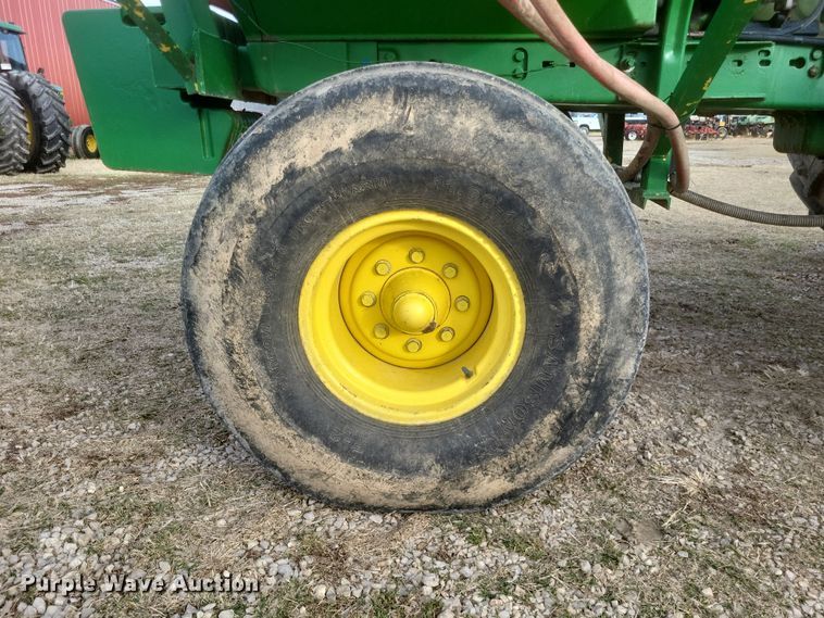 image for item DO4729 1993 John Deere 4560  tractor